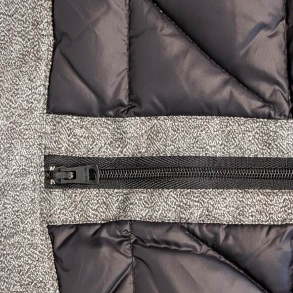 🔥 ROOTS Stylish Men's Down Hooded Jacket Size (S but fits M) – Grey Winter Coat - Picture 10 of 13